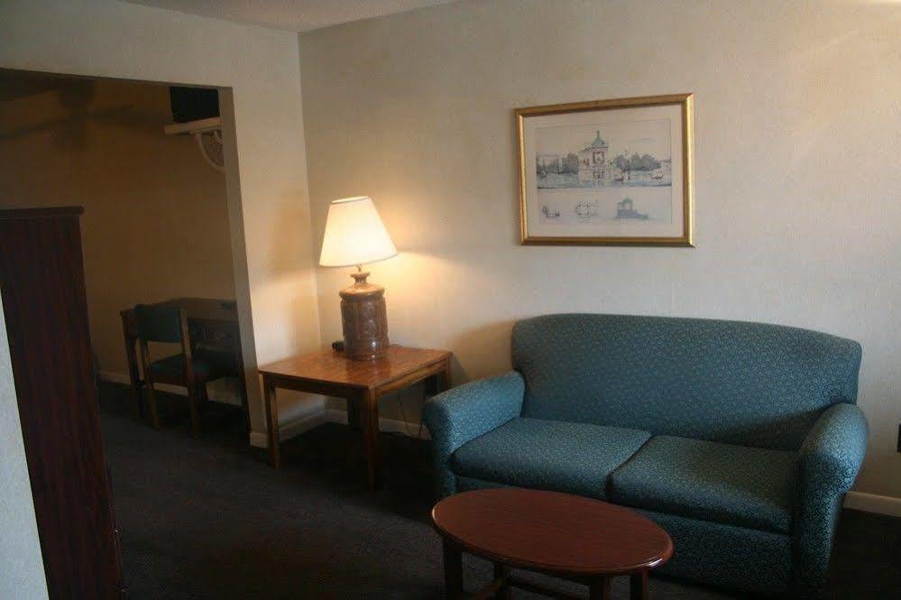 King'S Inn ฮันต์สวิลล์ ภายนอก รูปภาพ