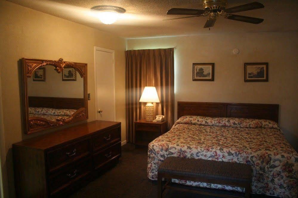 King'S Inn ฮันต์สวิลล์ ภายนอก รูปภาพ